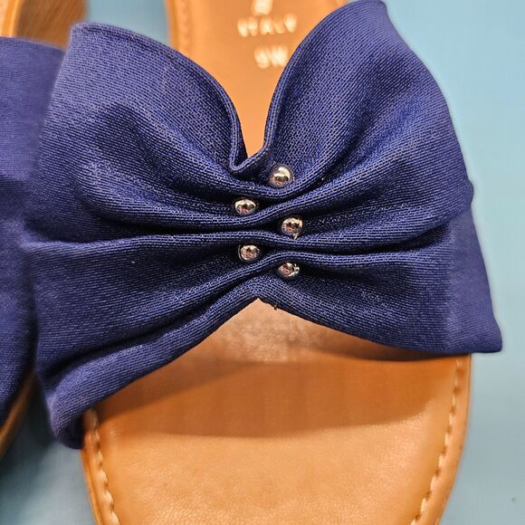 Italian Shoemakers‎ Navy Blue Triple Strap w Silver Accent Wedge Slip On 9W Wide - Picture 4 of 6